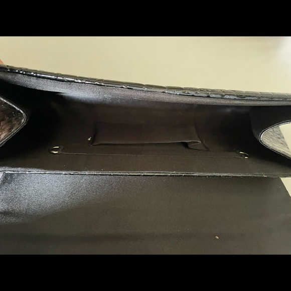 Black Clutch - Picture 4 of 4